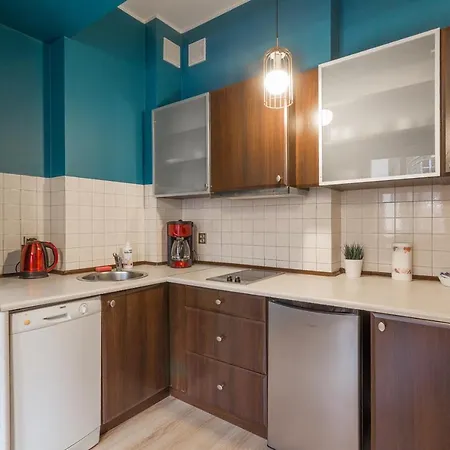 Cichy Zakatek Obok Fontanny Neptuna * グダニスク