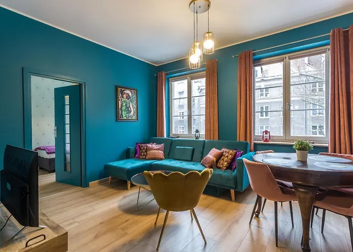 Cichy Zakatek Obok Fontanny Neptuna Гданьск